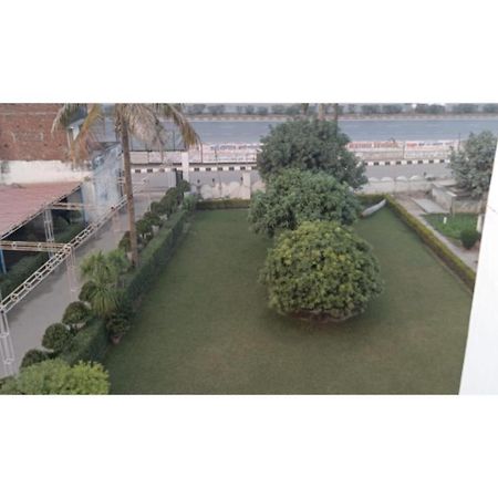 Hotel Sangam, Варанасі Екстер'єр фото